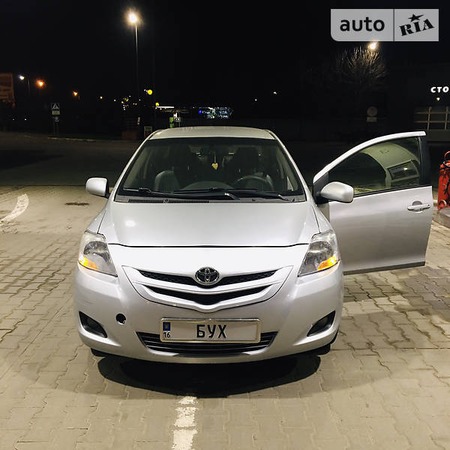 Toyota Yaris 2006  випуску Одеса з двигуном 1.5 л бензин седан автомат за 6100 долл. 