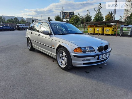 BMW 330 2000  випуску Київ з двигуном 3 л дизель універсал автомат за 5300 долл. 