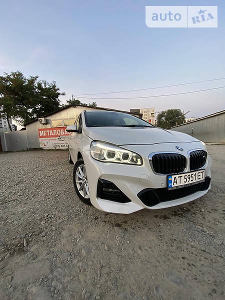 BMW 218 2015  випуску Івано-Франківськ з двигуном 2 л дизель хэтчбек механіка за 14500 долл. 