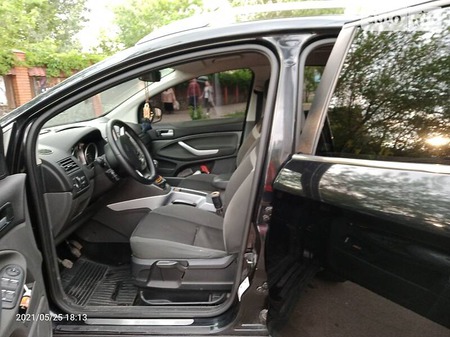 Ford Kuga 2010  випуску Донецьк з двигуном 2 л  позашляховик механіка за 10500 долл. 