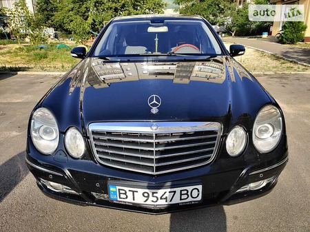 Mercedes-Benz E 220 2003  випуску Херсон з двигуном 2.1 л дизель седан автомат за 7000 долл. 