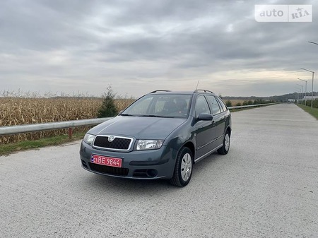 Skoda Fabia 2006  випуску Кропивницький з двигуном 1.4 л бензин універсал механіка за 5599 долл. 