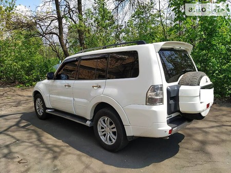 Mitsubishi Pajero 2011  випуску Донецьк з двигуном 3.2 л дизель позашляховик автомат за 22000 долл. 