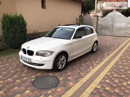 BMW 118 2008  випуску Ужгород з двигуном 2 л бензин хэтчбек автомат за 7850 долл. 