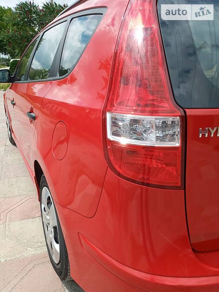 Hyundai i30 2010  випуску Дніпро з двигуном 0 л бензин універсал механіка за 7350 долл. 