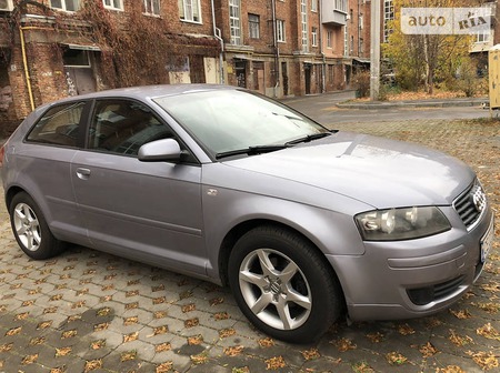 Audi A3 Limousine 2005  випуску Харків з двигуном 1.6 л бензин купе механіка за 6300 долл. 
