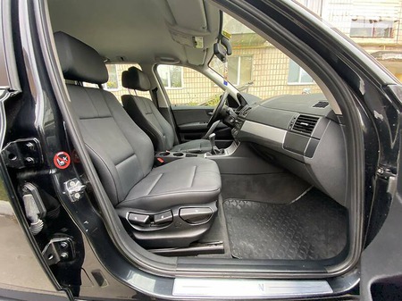 BMW X3 2008  випуску Луцьк з двигуном 2 л бензин позашляховик механіка за 9800 долл. 