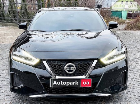 Nissan Maxima 2019  випуску Київ з двигуном 3.5 л бензин седан автомат за 25990 долл. 