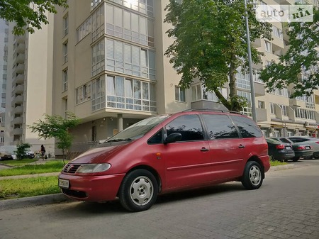 Volkswagen Sharan 1995  випуску Львів з двигуном 2 л бензин мінівен механіка за 3400 долл. 