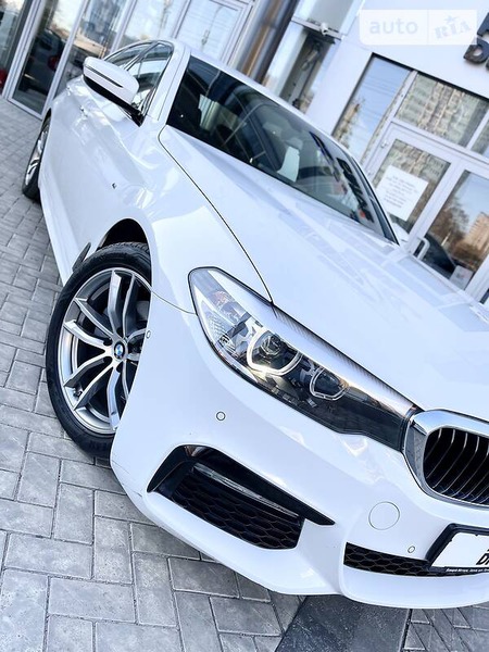 BMW 520 2017  випуску Харків з двигуном 2 л дизель седан автомат за 42500 долл. 
