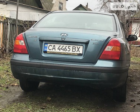 Hyundai Elantra 2000  випуску Черкаси з двигуном 1.6 л бензин седан  за 2000 долл. 