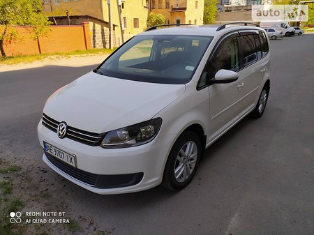Volkswagen Touran 2012  випуску Дніпро з двигуном 2 л дизель мінівен механіка за 11500 долл. 