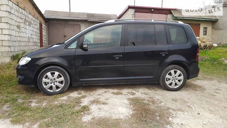 Volkswagen Touran 2009  випуску Тернопіль з двигуном 2 л дизель мінівен механіка за 9000 долл. 