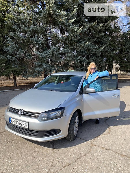 Volkswagen Polo 2013  випуску Донецьк з двигуном 1.6 л  седан механіка за 7600 долл. 