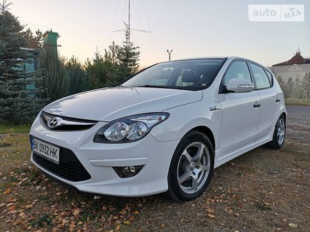 Hyundai i30 2011  випуску Вінниця з двигуном 1.6 л  хэтчбек механіка за 7300 долл. 