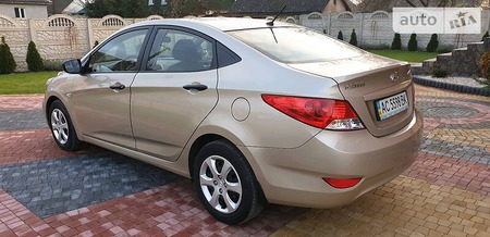 Hyundai Accent 2013  випуску Луцьк з двигуном 1.4 л бензин седан автомат за 7900 долл. 