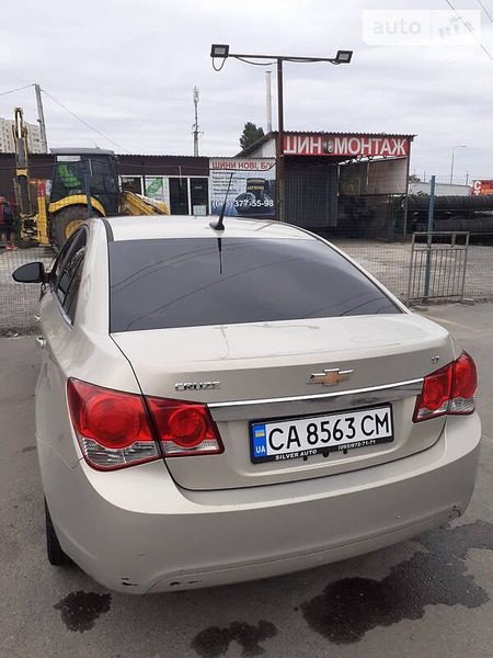 Chevrolet Cruze 2012  випуску Київ з двигуном 1.4 л бензин седан автомат за 6500 долл. 