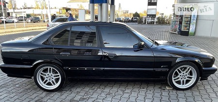 BMW 525 1992  випуску Одеса з двигуном 2.5 л бензин седан механіка за 5300 долл. 