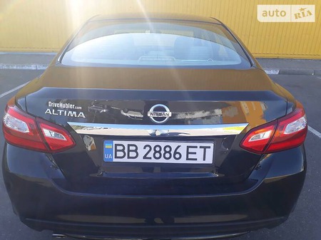 Nissan Altima 2015  випуску Луганськ з двигуном 2.5 л бензин седан автомат за 11800 долл. 