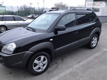 Hyundai Tucson 2007  випуску Київ з двигуном 2 л  позашляховик механіка за 7500 долл. 