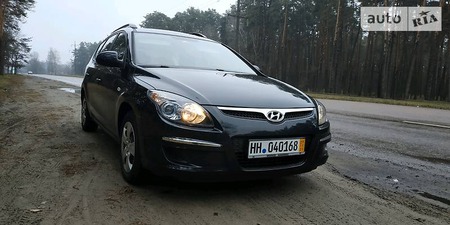 Hyundai i30 2010  випуску Чернігів з двигуном 1.4 л бензин універсал механіка за 6800 долл. 