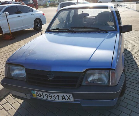 Opel Ascona 1987  випуску Житомир з двигуном 1.6 л  купе автомат за 1600 долл. 