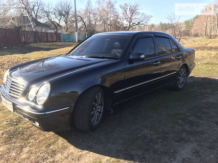Mercedes-Benz E 430 2001  випуску Чернігів з двигуном 4.3 л  седан автомат за 5750 долл. 