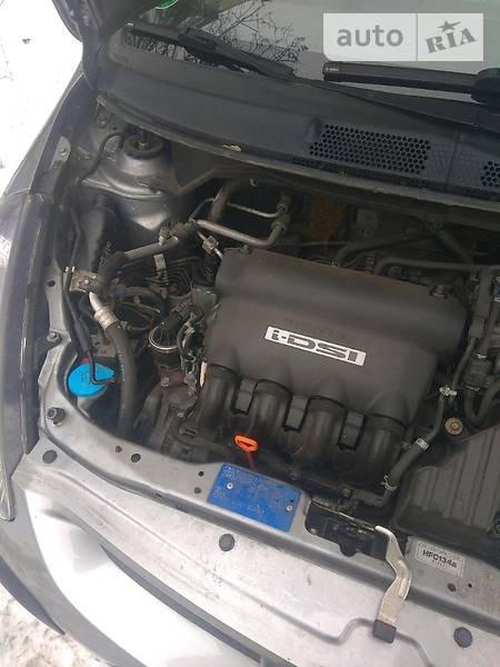 Honda Jazz 2004  випуску Луганськ з двигуном 1.3 л бензин хэтчбек механіка за 4700 долл. 