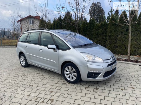 Citroen C4 Picasso 2010  випуску Львів з двигуном 1.6 л дизель універсал автомат за 7650 долл. 