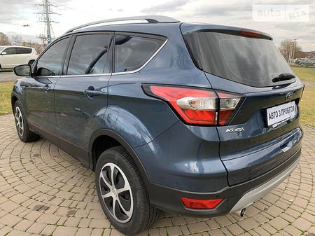 Ford Kuga 2019  випуску Київ з двигуном 1.5 л дизель позашляховик автомат за 18000 євро 