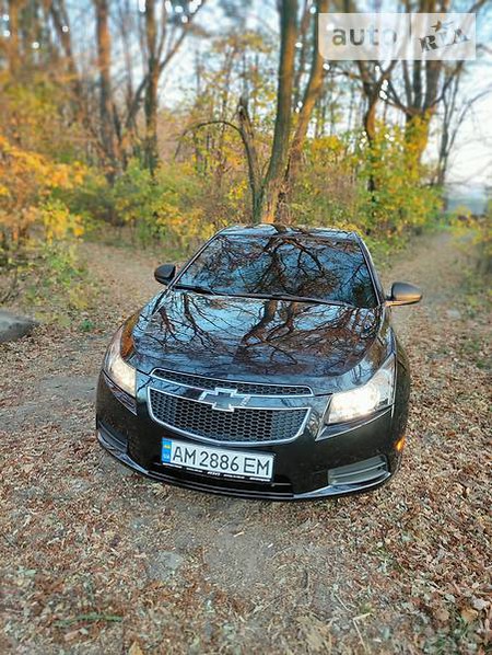 Chevrolet Cruze 2014  випуску Житомир з двигуном 1.8 л  седан автомат за 8450 долл. 