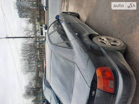 Audi A4 Limousine 1995  випуску Запоріжжя з двигуном 1.8 л  седан механіка за 900 долл. 