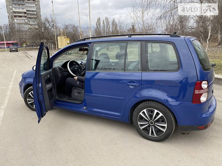 Volkswagen Touran 2009  випуску Запоріжжя з двигуном 1.4 л бензин універсал автомат за 8200 долл. 