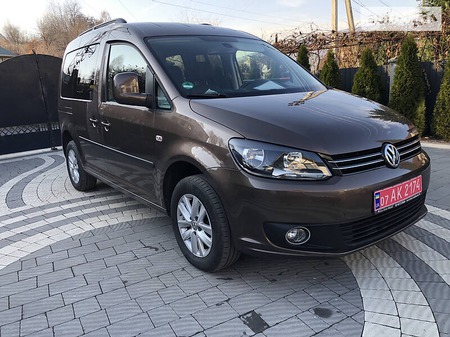 Volkswagen Caddy 2013  випуску Ужгород з двигуном 1.6 л дизель мінівен автомат за 13200 долл. 