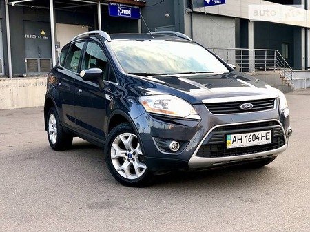 Ford Kuga 2010  випуску Київ з двигуном 2.5 л бензин позашляховик автомат за 11999 долл. 