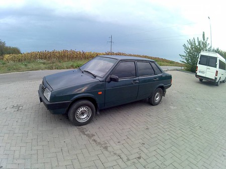Lada 21099 2005  випуску Івано-Франківськ з двигуном 1.5 л  седан механіка за 2450 долл. 