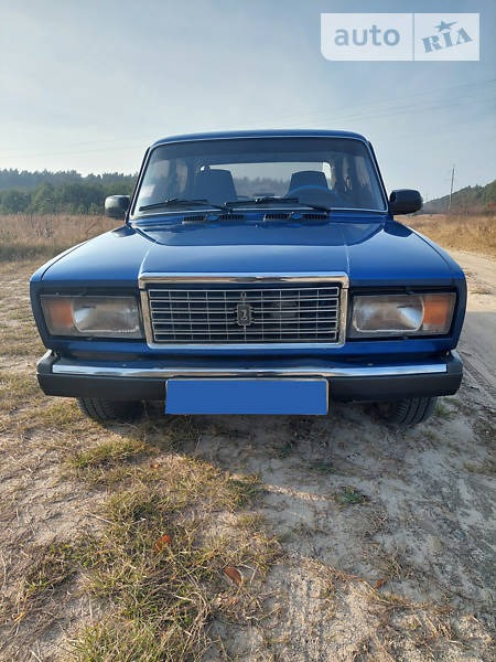 Lada 2107 2007  випуску Львів з двигуном 1.5 л  седан механіка за 2500 долл. 