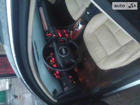 Audi A6 Limousine 2001  випуску Донецьк з двигуном 0 л бензин універсал автомат за 3200 долл. 
