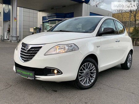 Lancia Ypsilon 2012  випуску Одеса з двигуном 0.9 л бензин хэтчбек автомат за 6700 долл. 