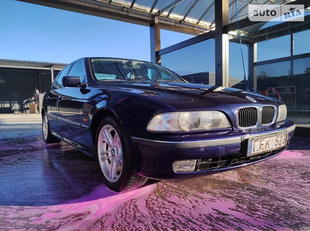BMW 523 1998  випуску Луганськ з двигуном 2.5 л бензин седан механіка за 2400 долл. 