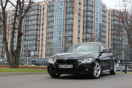 BMW 340 2017  випуску Дніпро з двигуном 3 л бензин седан автомат за 33300 долл. 