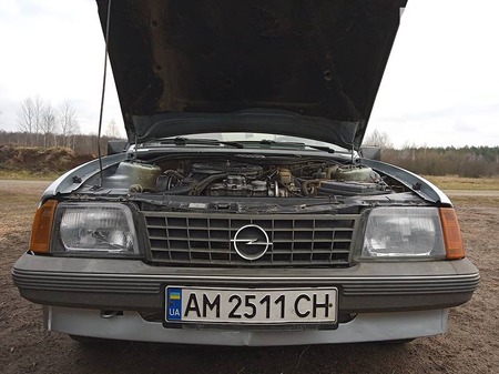 Opel Ascona 1986  випуску Житомир з двигуном 1.6 л  хэтчбек механіка за 1400 долл. 
