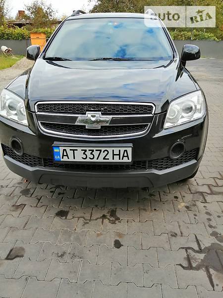 Chevrolet Captiva 2010  випуску Івано-Франківськ з двигуном 0 л  позашляховик  за 9990 долл. 