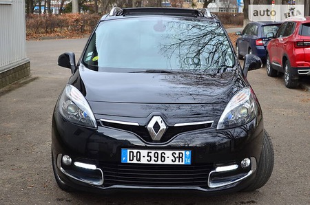 Renault Scenic 2015  випуску Чернівці з двигуном 1.6 л дизель мінівен механіка за 11999 долл. 
