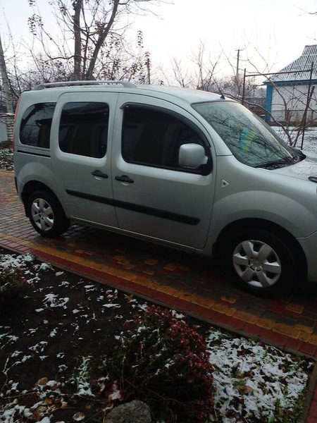 Renault Kangoo 2009  випуску Черкаси з двигуном 1.5 л дизель мінівен механіка за 6999 долл. 