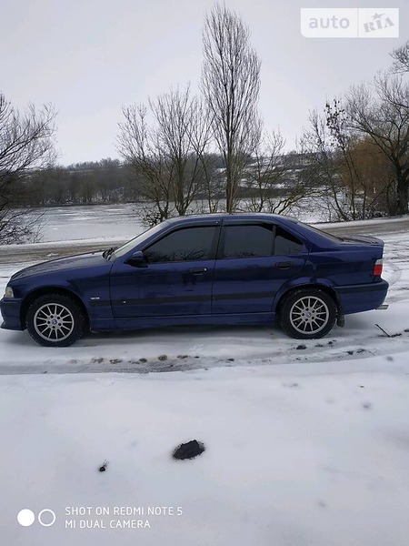 BMW 323 1997  випуску Вінниця з двигуном 2.5 л  седан механіка за 5200 долл. 