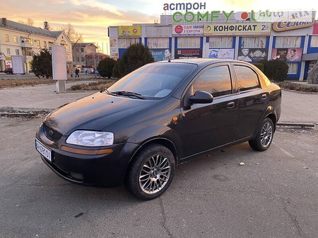 Chevrolet Aveo 2004  випуску Донецьк з двигуном 1.5 л  седан механіка за 3300 долл. 