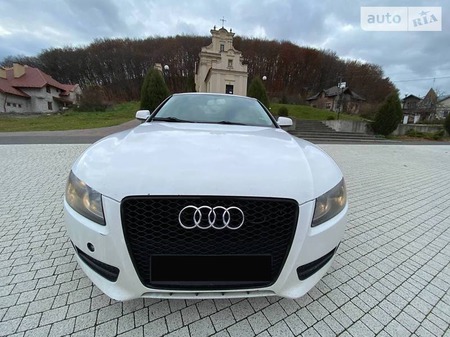 Audi A5 2010  випуску Львів з двигуном 2 л бензин купе автомат за 9200 долл. 