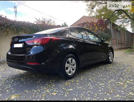 Hyundai Elantra 2014  випуску Харків з двигуном 1.8 л  седан механіка за 9400 долл. 