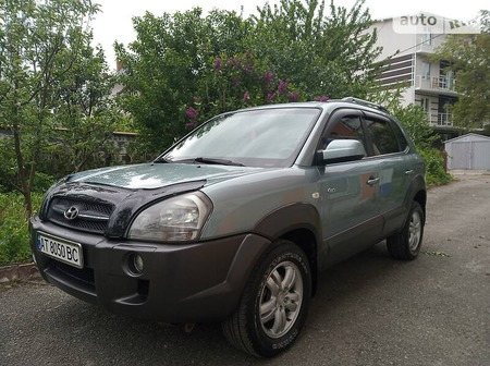 Hyundai Tucson 2006  випуску Івано-Франківськ з двигуном 2 л бензин позашляховик механіка за 8200 долл. 